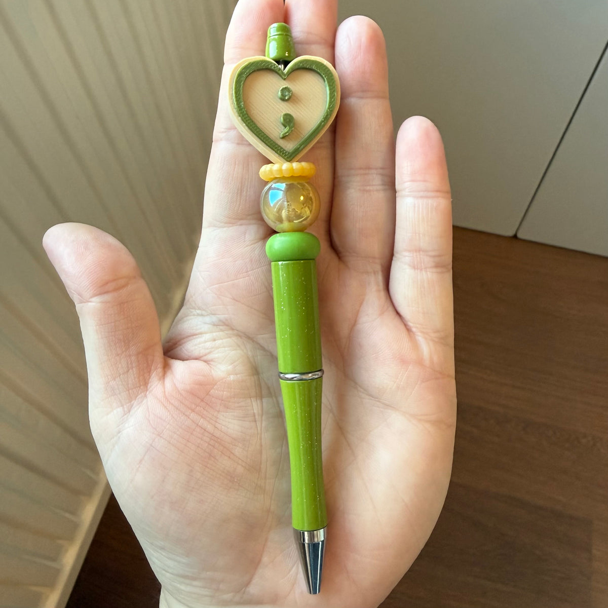 Semicolon pen - olijfgroen/beige