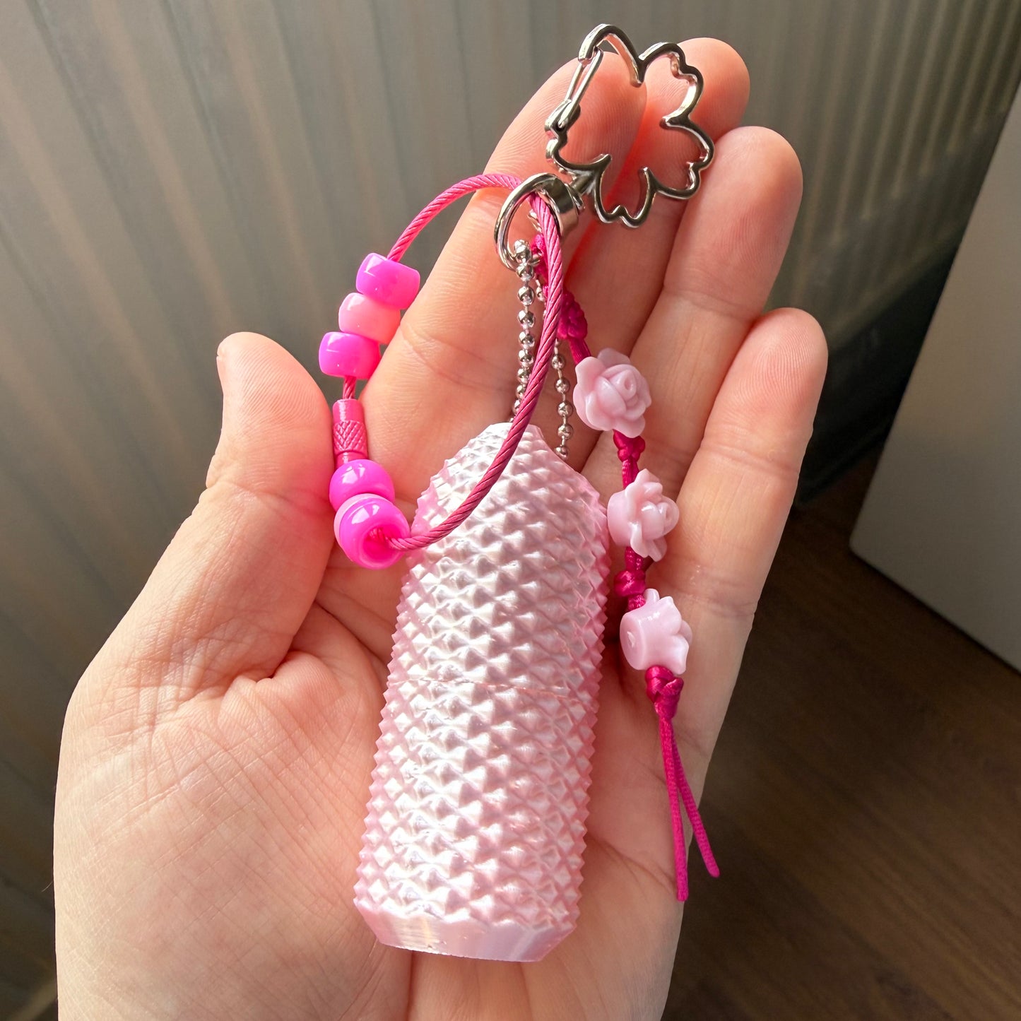 Spikey fidget medicatie houder - pinky medium