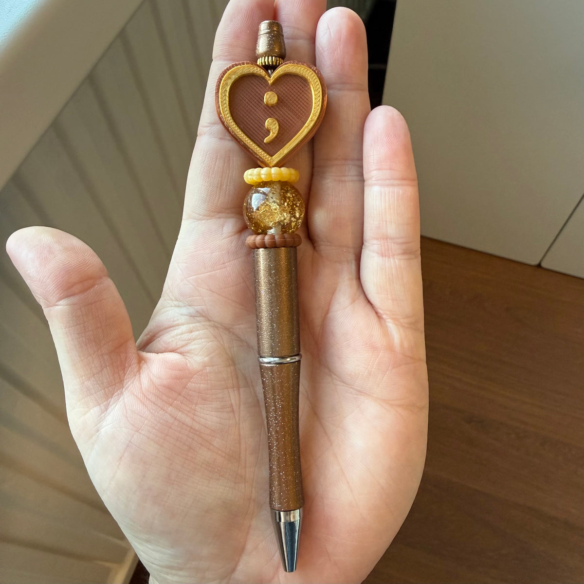 Semicolon pen - bruin