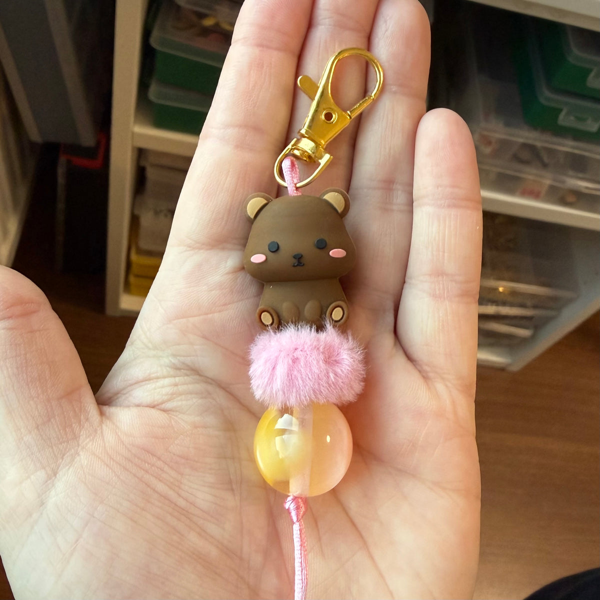 Bruin beertje roze/geel