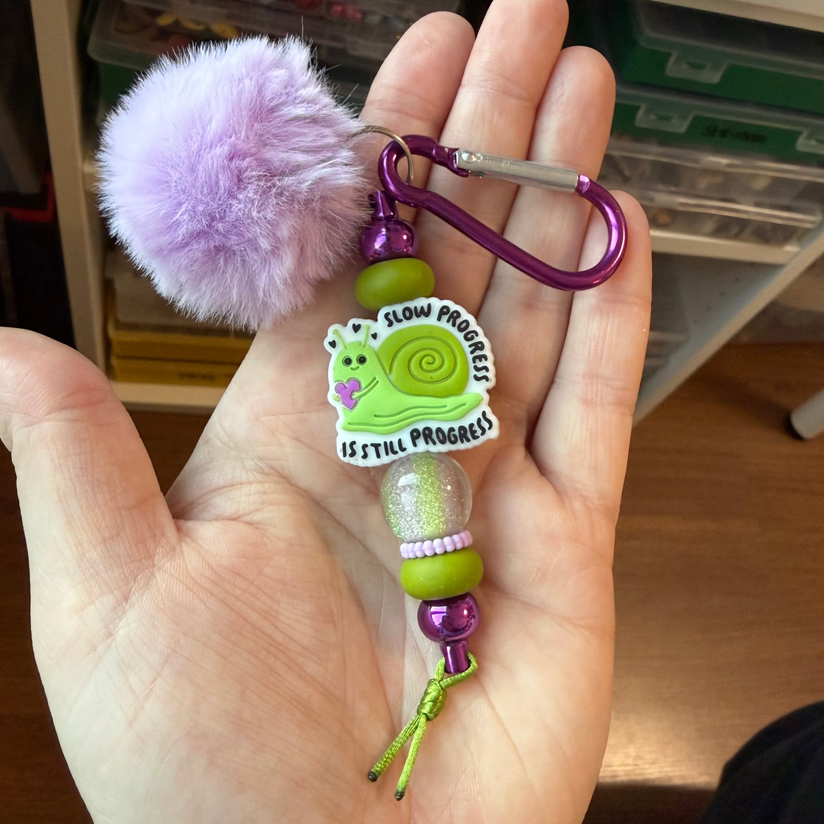 Fluff sleutelhanger slak groen/paars